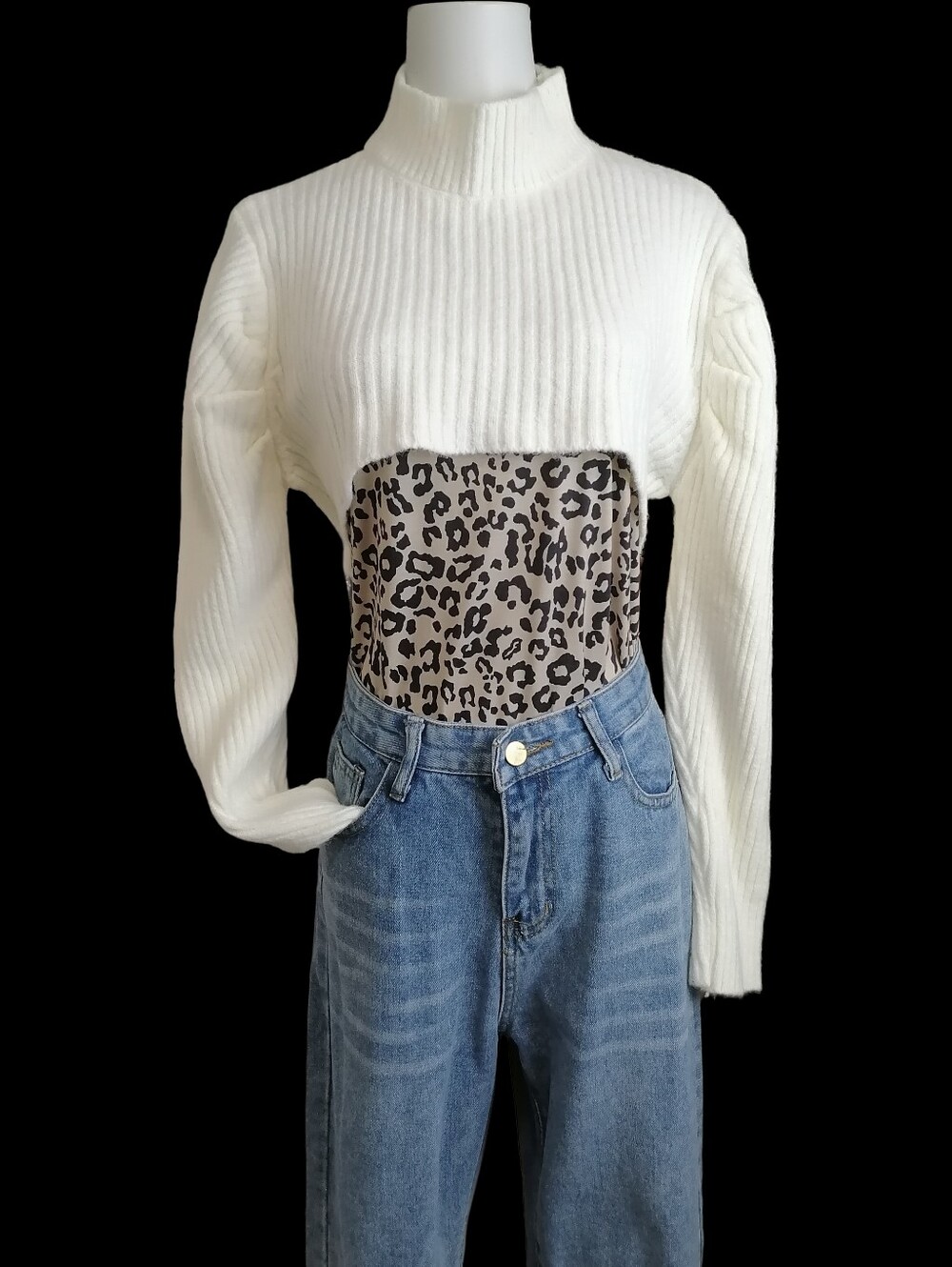 🐰🐰Women's Cream Ribbed Mock Neck Sweater